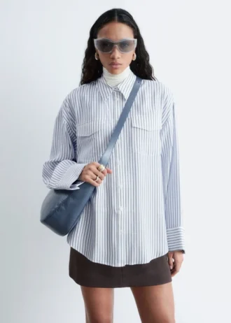 Camisas a rayas con bolsillos de parche