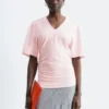 Camiseta con cuello en V fruncido