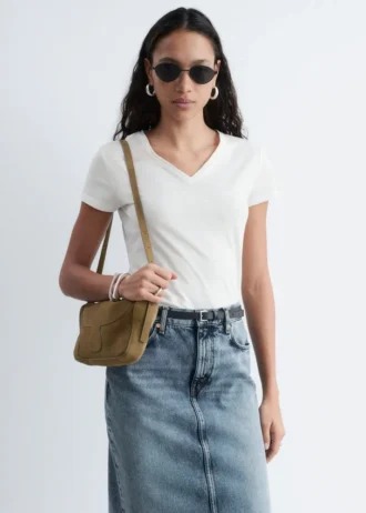 Camiseta de algodón con cuello en V