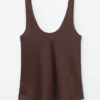 Camiseta sin mangas con cuello redondo