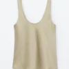Camiseta sin mangas con cuello redondo