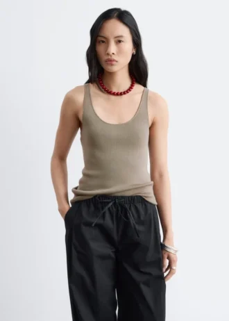 Camiseta sin mangas de punto con cuello redondo