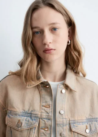 Chaqueta corta de denim sobreteñido