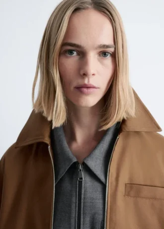 Chaqueta corta de sarga