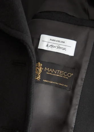 Chaqueta corta tipo chaquetón