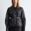 Chaqueta de cuero con bolsillos de parche