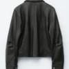 Chaqueta de cuero con bolsillos de parche