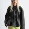 Chaqueta de cuero con cordón en la cintura