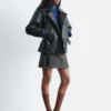 Chaqueta motera de cuero con cinturón