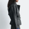 Chaqueta motera de cuero con cinturón