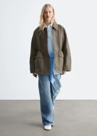 Chaqueta utilitaria oversize con cordón