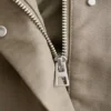 Chaqueta utilitaria oversize con cordón