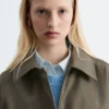 Chaqueta utilitaria oversize con cordón