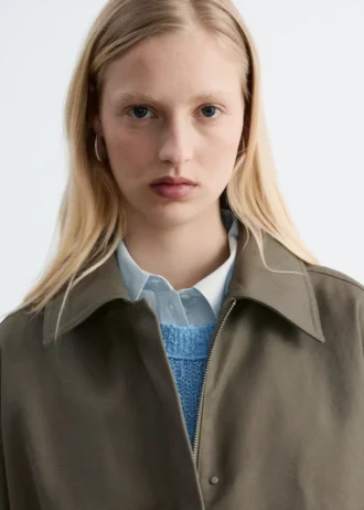 Chaqueta utilitaria oversize con cordón