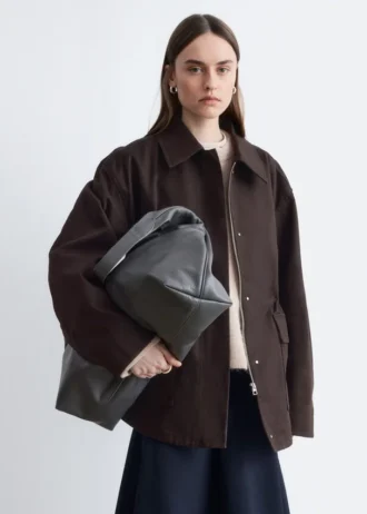 Chaqueta utilitaria oversize con cordón