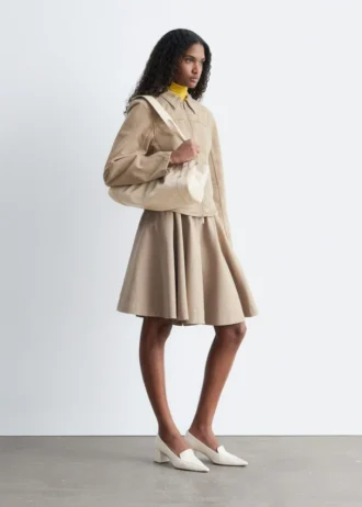 Chaqueta vaquera entallada con cremallera