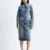 Chaqueta vaquera entallada con cremallera