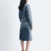 Chaqueta vaquera entallada con cremallera