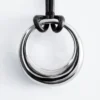 Collar de cuero con colgante en forma de anillo