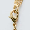 Collar en capas con adornos