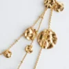 Collar en capas con adornos