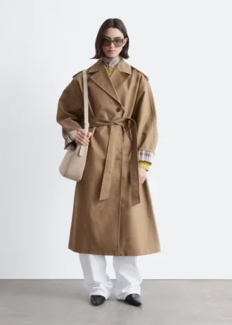 Gabardina con cinturón