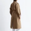 Gabardina con cinturón