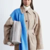 Gabardina con cinturón de hebilla a cuadros