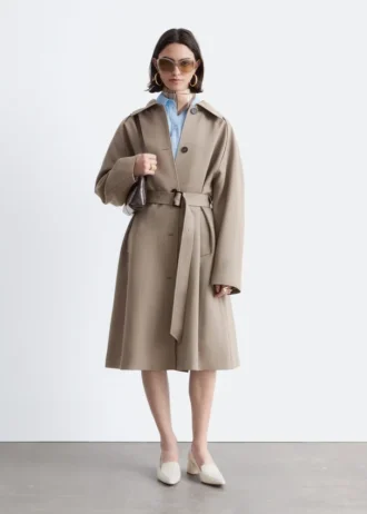 Gabardina de lana con cinturón