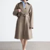 Gabardina de lana con cinturón