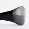Gafas de sol con montura ovalada llamativa