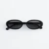 Gafas de sol con montura ovalada y fina