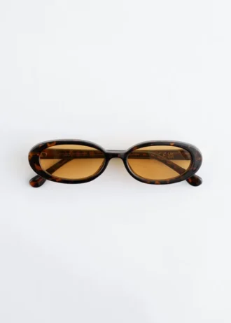 Gafas de sol con montura ovalada y fina