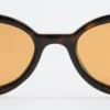 Gafas de sol con montura ovalada y fina