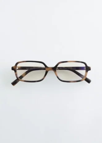Gafas de sol con montura rectangular alargada