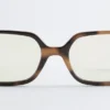 Gafas de sol con montura rectangular alargada