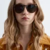 Gafas de sol con montura redonda clásica