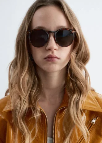 Gafas de sol con montura redonda clásica