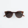 Gafas de sol con montura redonda clásica