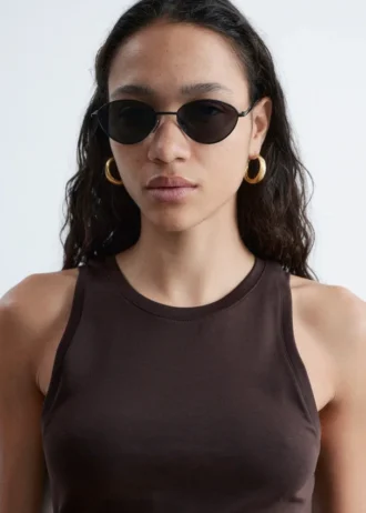 Gafas de sol ovaladas con montura de alambre