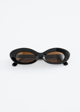 Gafas de sol ovaladas esculpidas