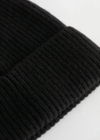 Gorro de punto de cachemira acanalado