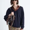 Jersey de lana merina con cuello en V