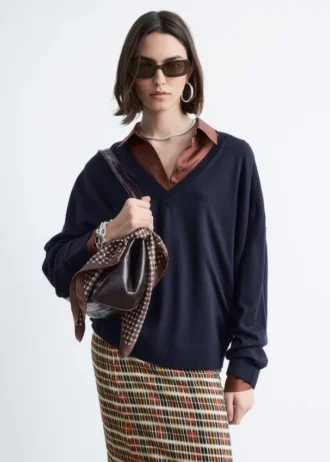 Jersey de lana merina con cuello en V