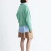 Jersey de lana merina con cuello en V