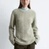 Jersey de lana merina con puntadas decorativas