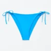 La mejor combinación: Braguitas de bikini con lazos laterales