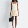 Minivestido con corsé y falda de burbujas