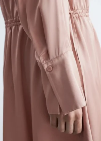 Minivestido con cuello en V y cordón