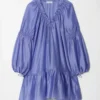 Minivestido con volantes